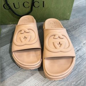 Gucci interlocking G Slide Sandal - 39